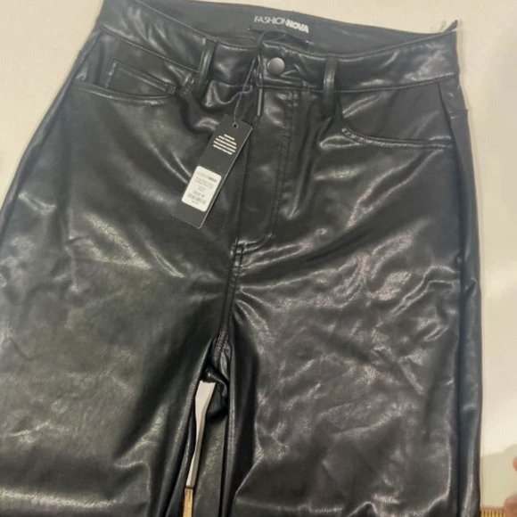 FASHION NOVA (NWT) Women’s Black Faux Leather Pants-MEDIUM - Picture 1 of 6